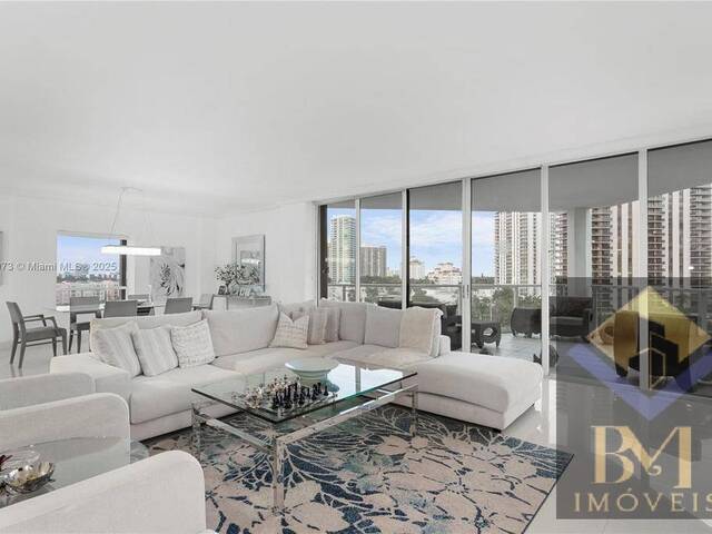 Venda em Turnberry Way - Aventura