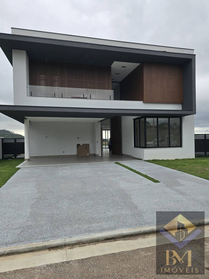 Casa, 4 quartos, 328 m² - Foto 1